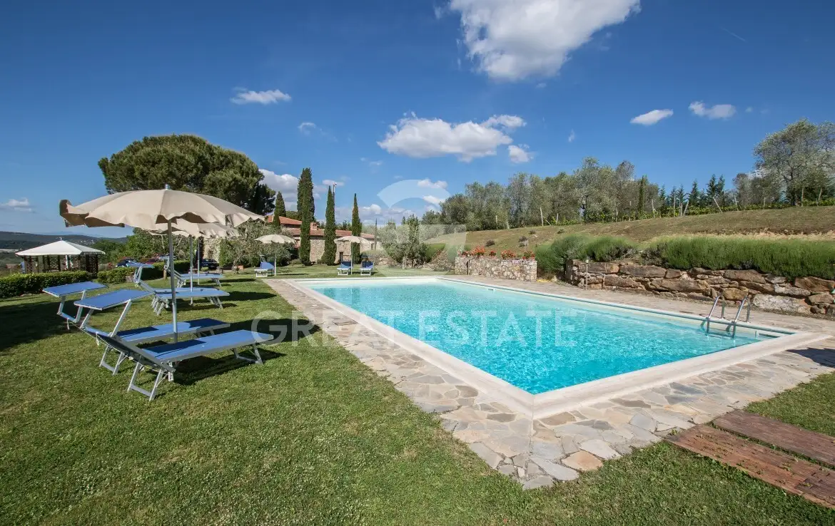 House 540m² in Italy, Siena. Priced at 1200000€ rent photo-15