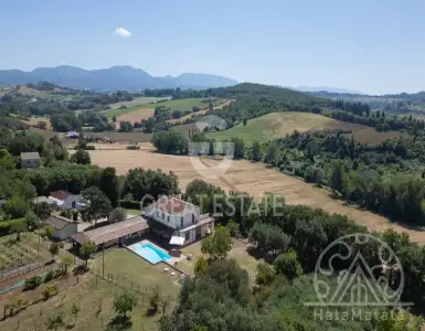 Buy in Italy for 895000€