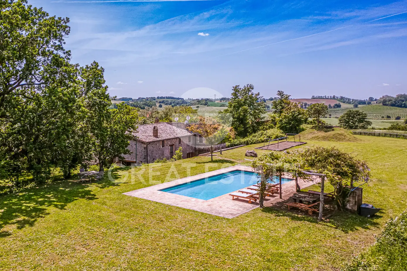 House 703m² in Italy, Terney. Priced at 1450000€ rent photo-3