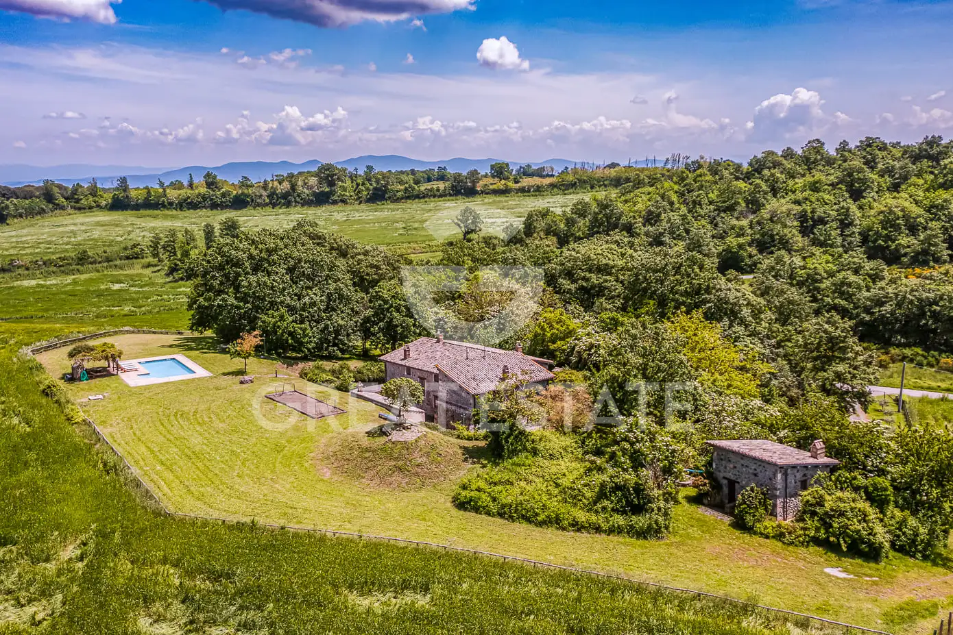 House 703m² in Italy, Terney. Priced at 1450000€ rent photo-4