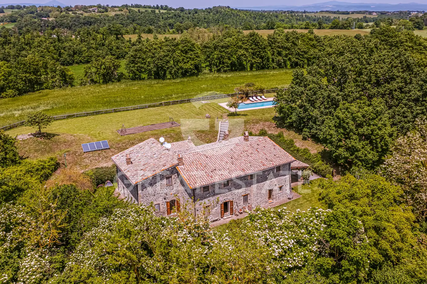 House 703m² in Italy, Terney. Priced at 1450000€ rent photo-6