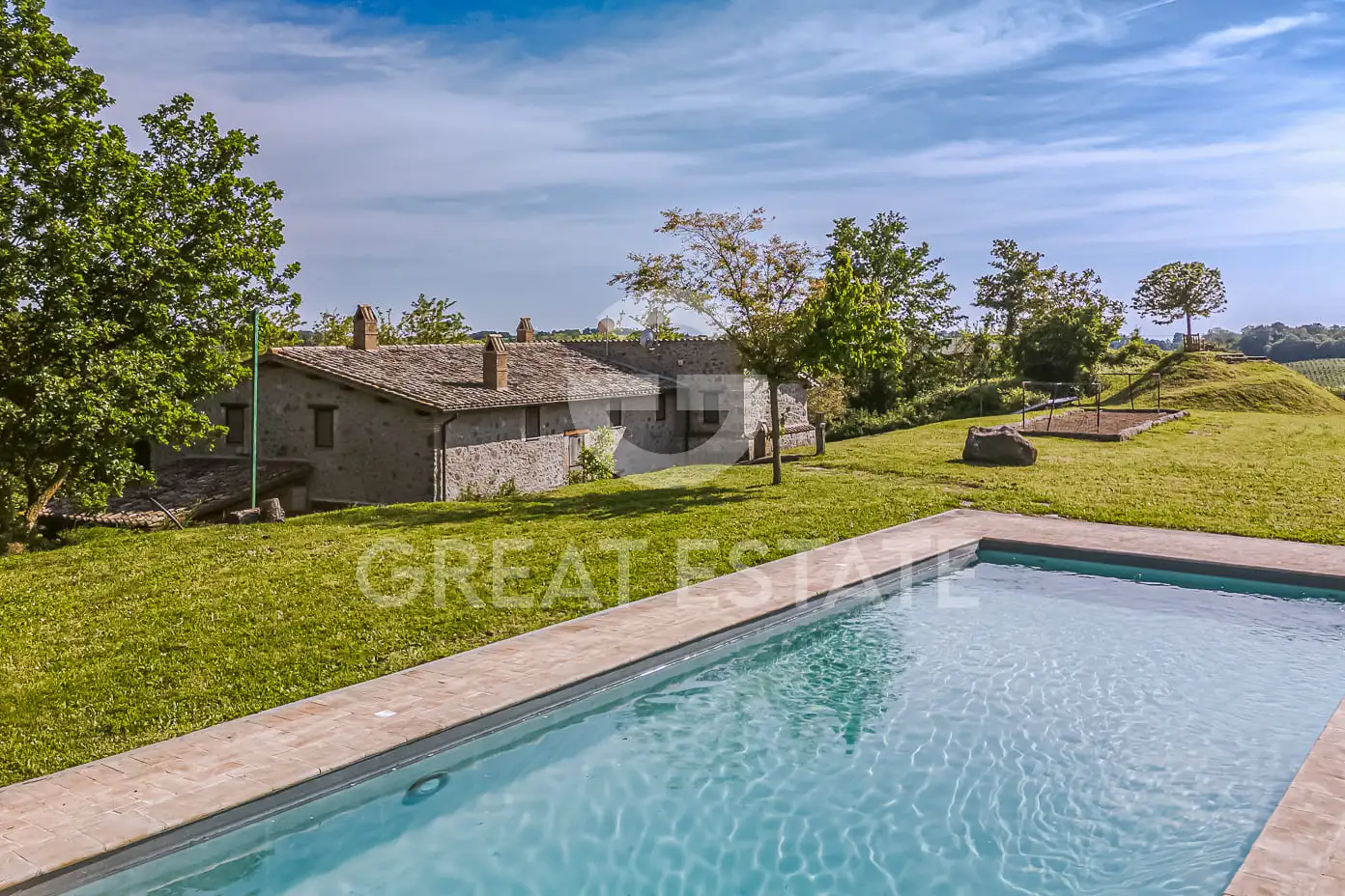 House 703m² in Italy, Terney. Priced at 1450000€ rent photo-7