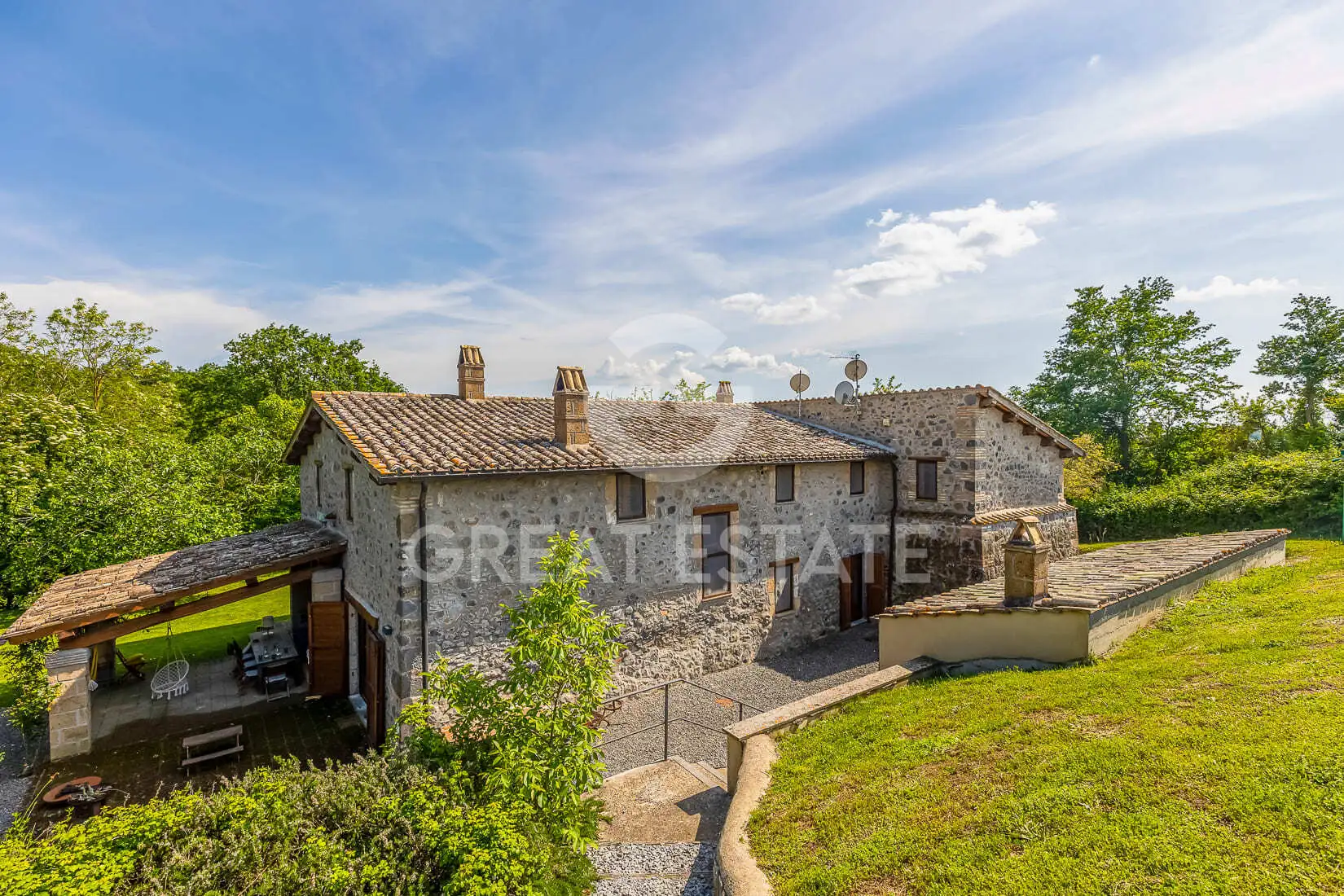House 703m² in Italy, Terney. Priced at 1450000€ rent photo-8