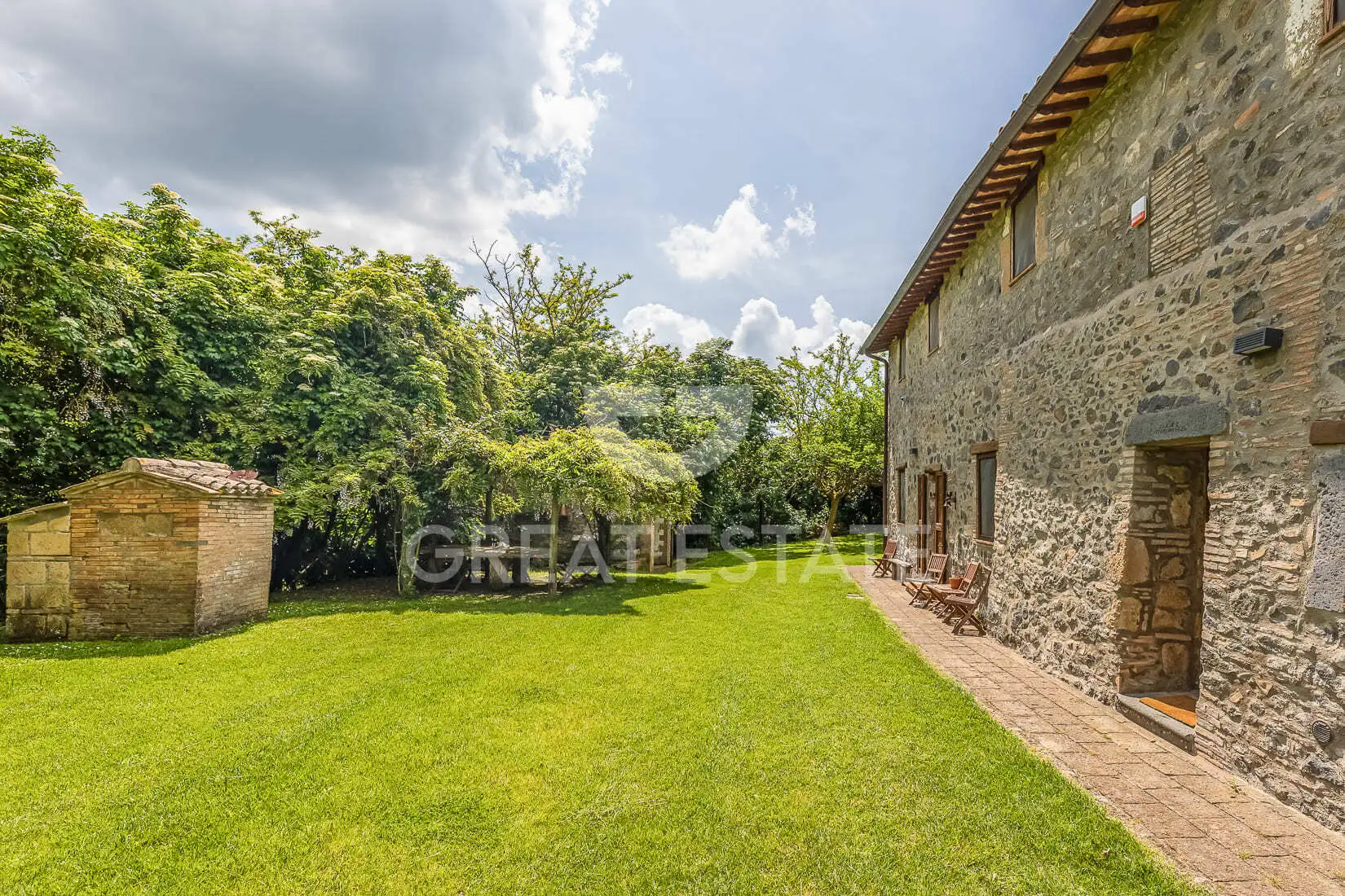 House 703m² in Italy, Terney. Priced at 1450000€ rent photo-9