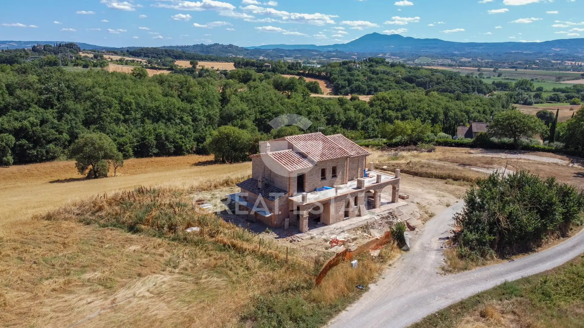House 347m² in Italy, Perugia. Priced at 1500000€ rent photo-2