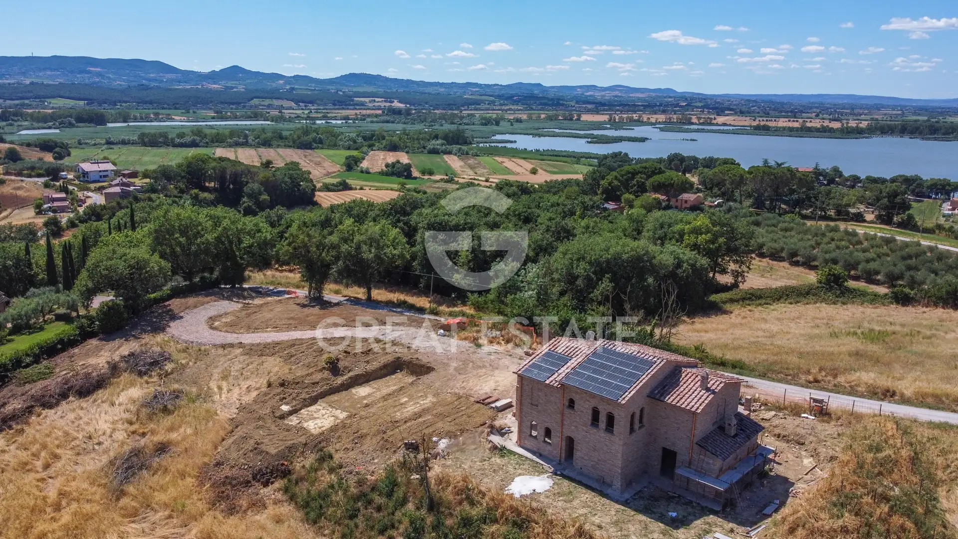 House 347m² in Italy, Perugia. Priced at 1500000€ rent photo-3