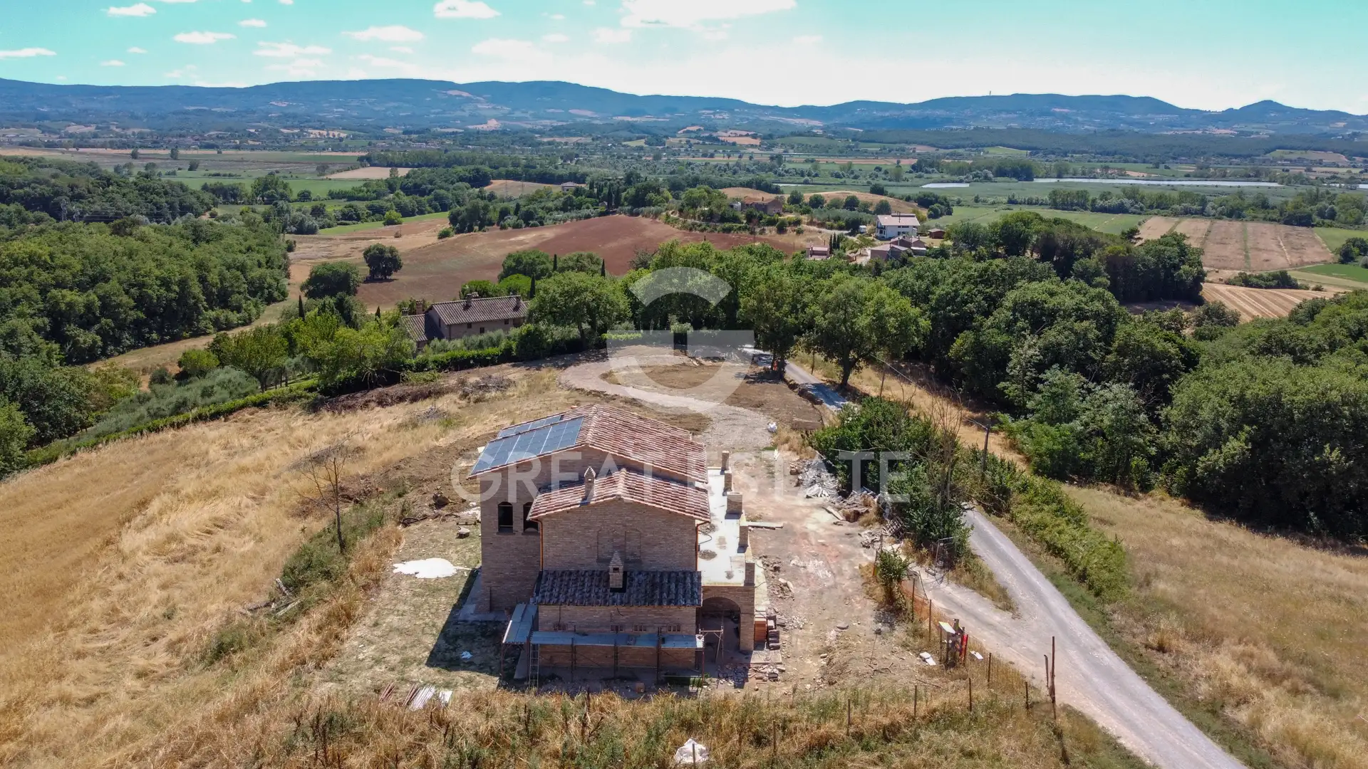 House 347m² in Italy, Perugia. Priced at 1500000€ rent photo-4