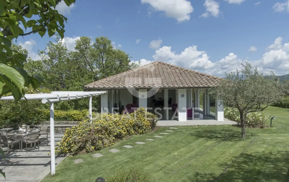 Villa 631m² in Italy, Arezzo. Priced at 2950000€ rent photo-11