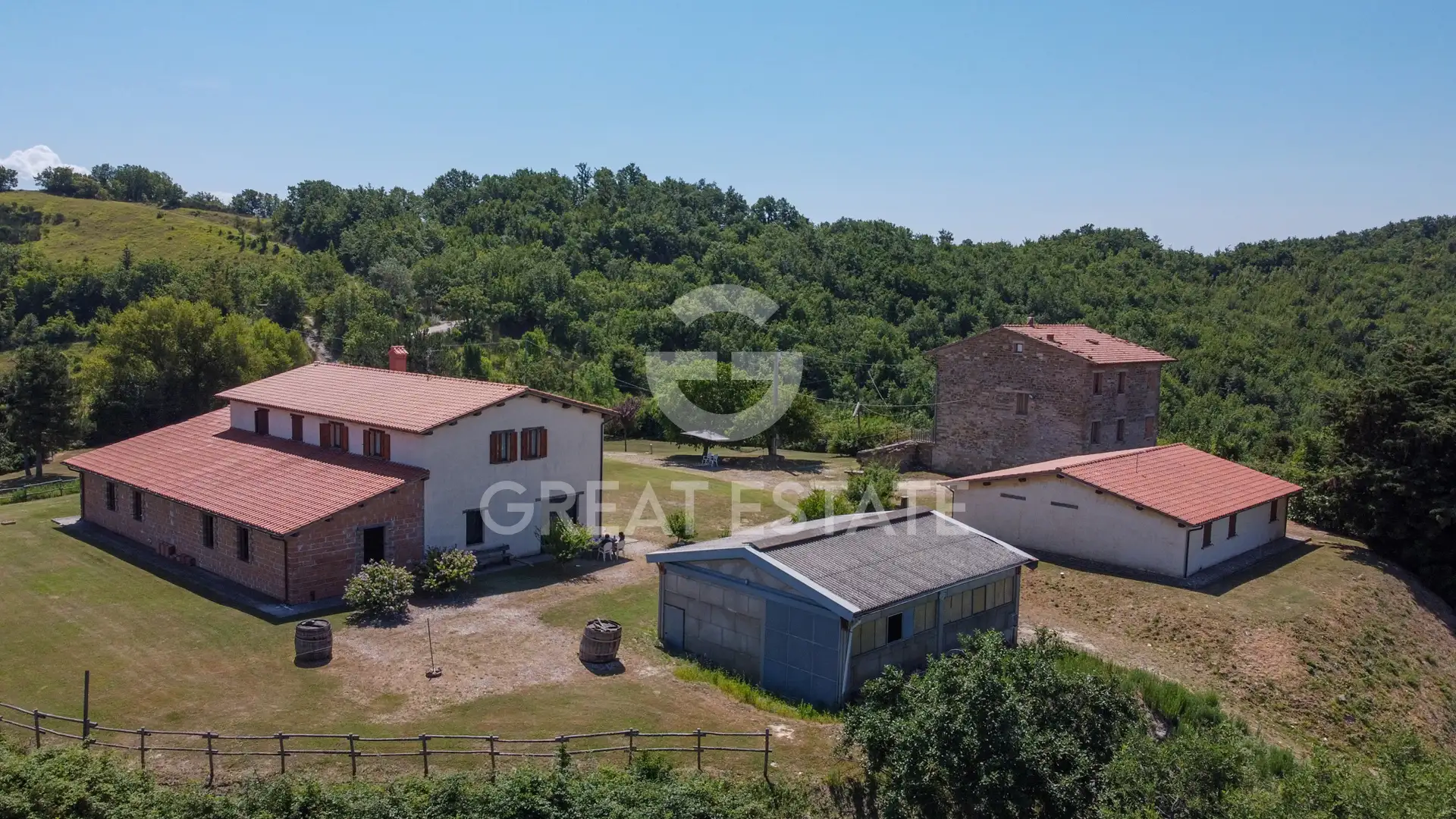 House 760m² in Italy, Perugia. Priced at 890000€ rent photo-2
