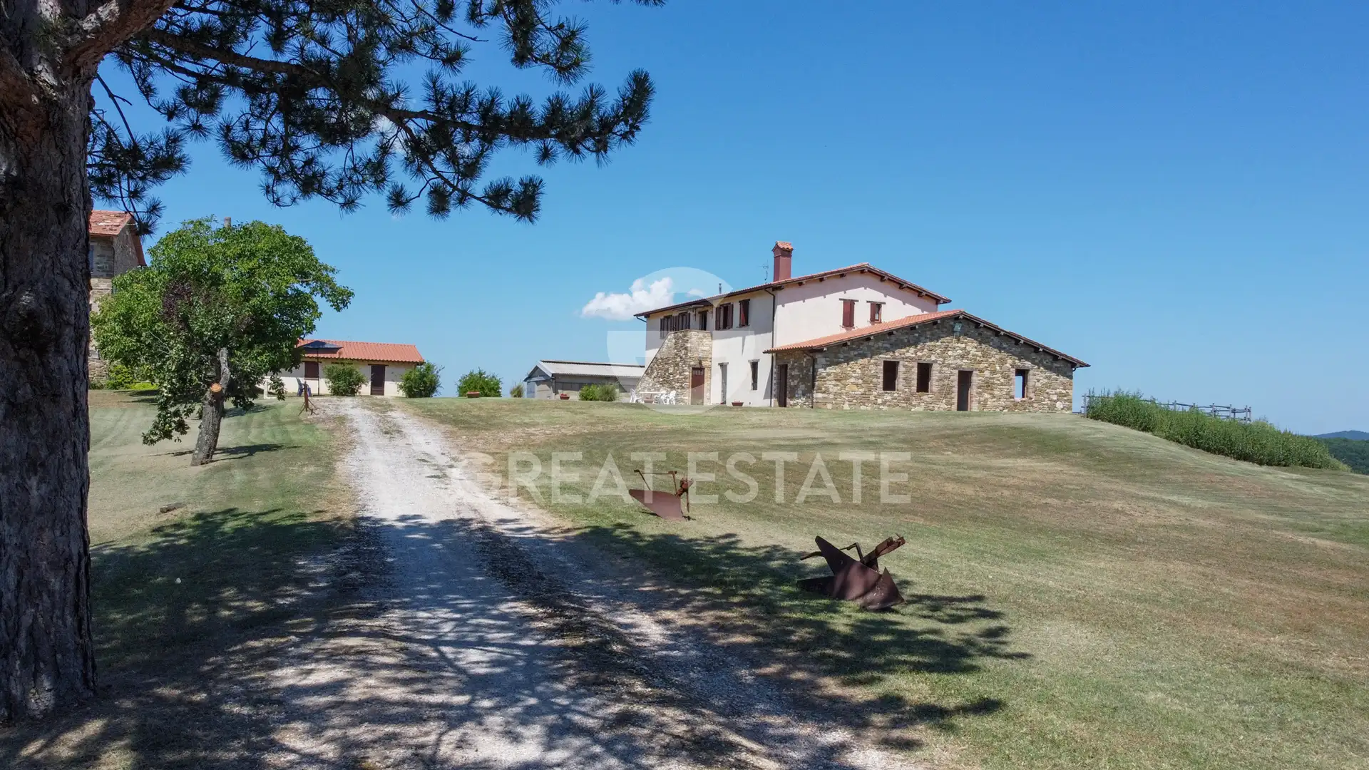 House 760m² in Italy, Perugia. Priced at 890000€ rent photo-10