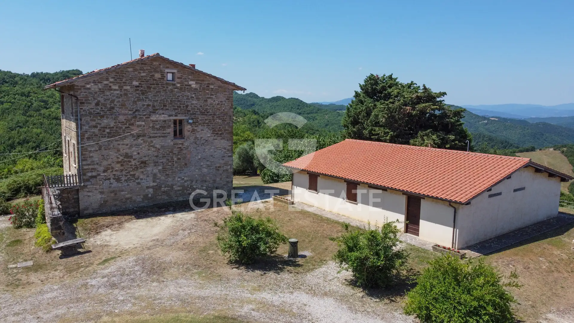 House 760m² in Italy, Perugia. Priced at 890000€ rent photo-12