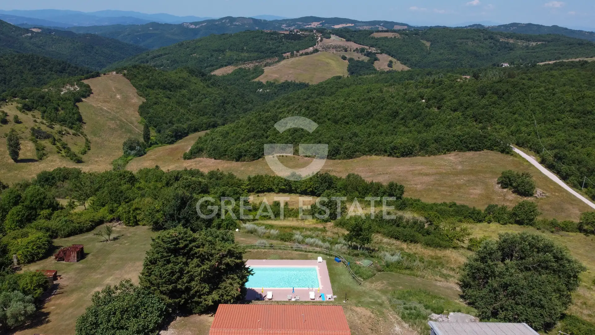 House 760m² in Italy, Perugia. Priced at 890000€ rent photo-14