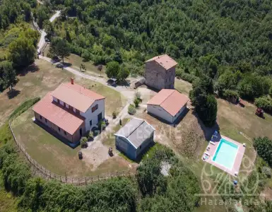Buy in Italy for 890000€