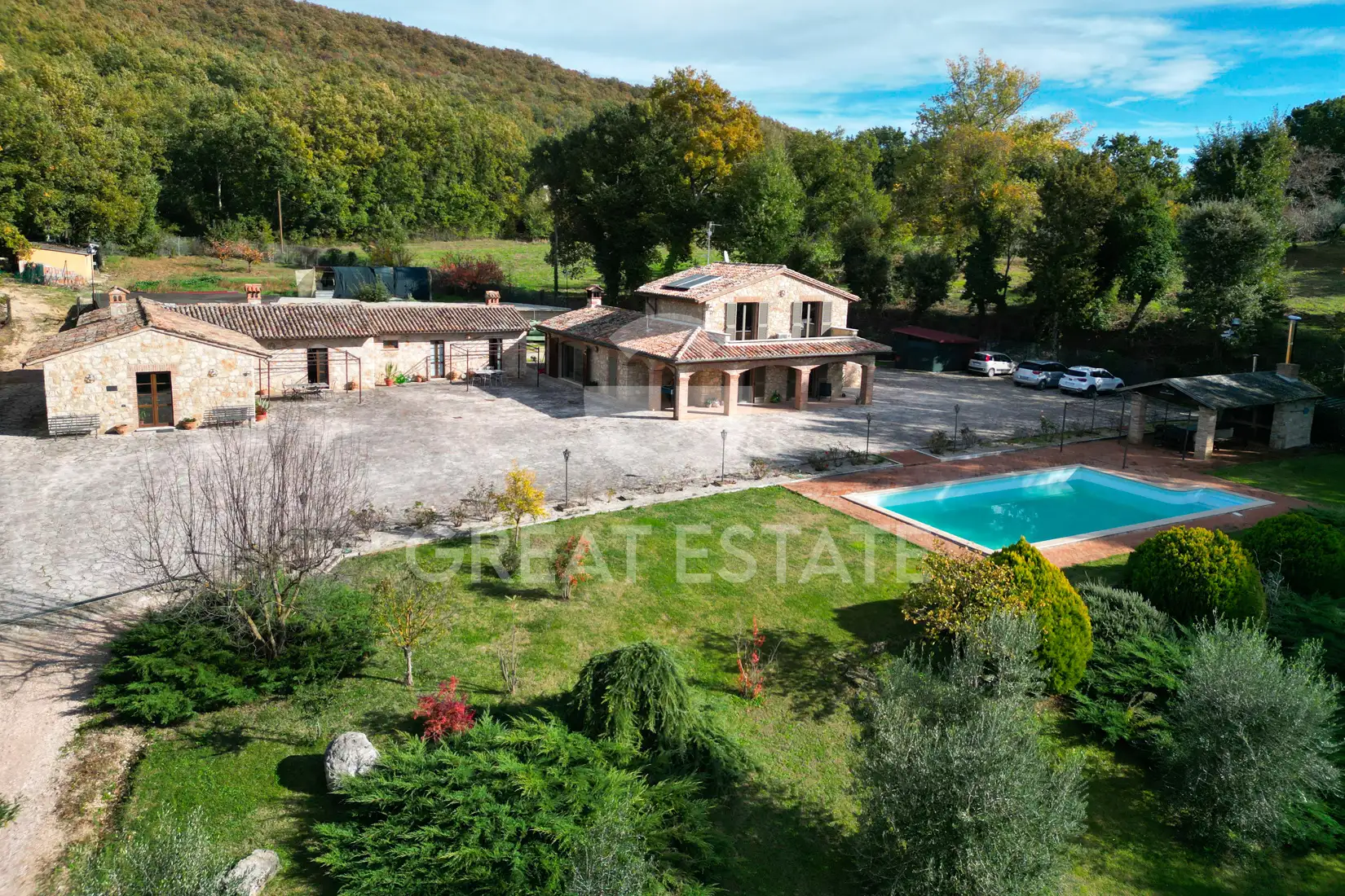 House 377m² in Italy, Perugia. Priced at 780000€ rent photo-8