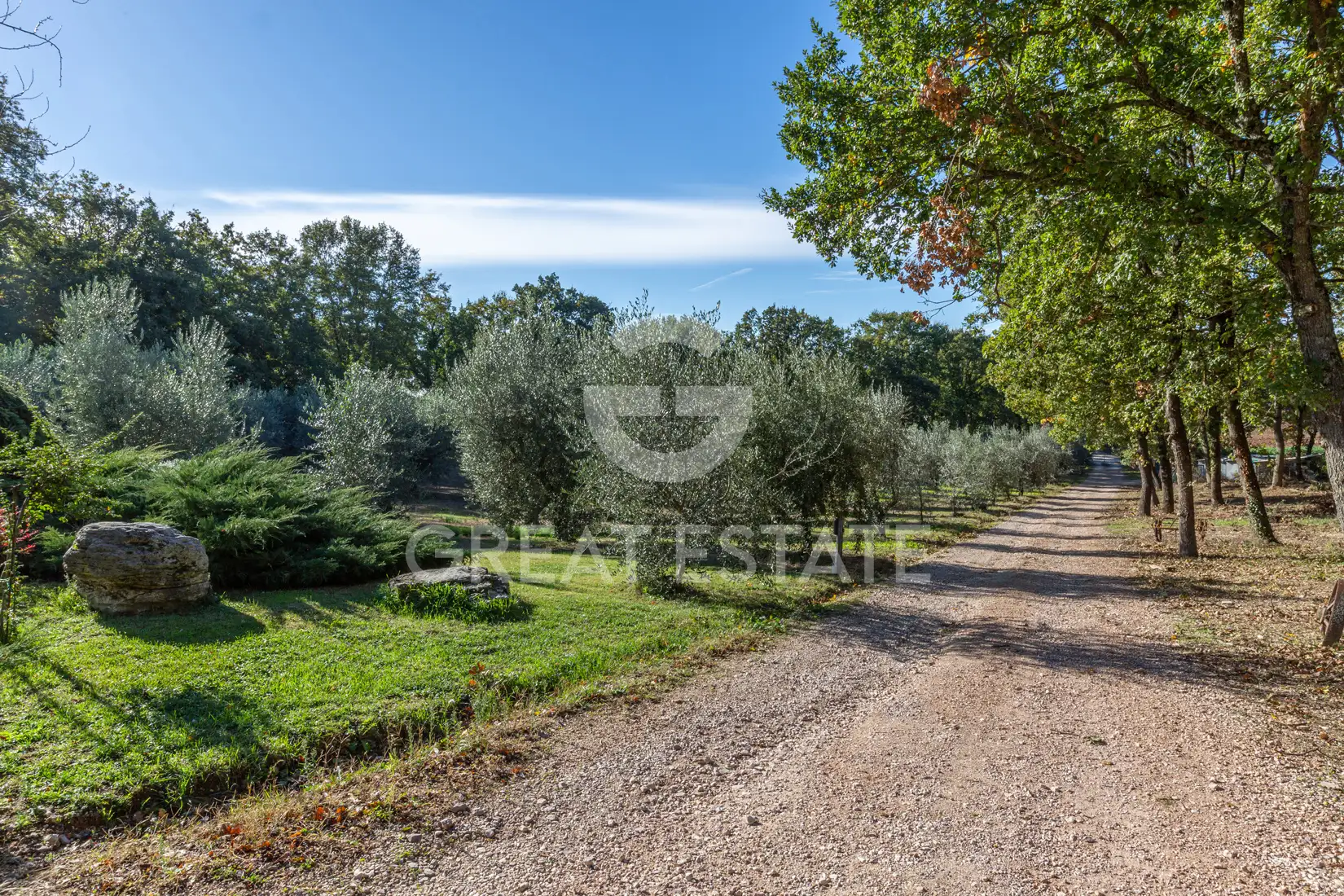 House 377m² in Italy, Perugia. Priced at 780000€ rent photo-5