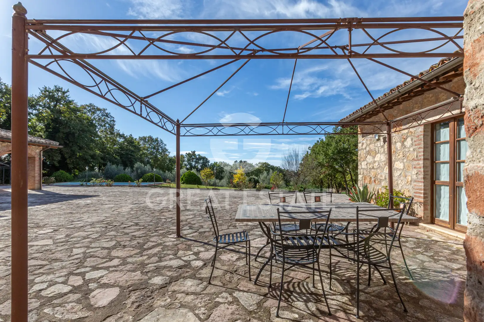 House 377m² in Italy, Perugia. Priced at 780000€ rent photo-11