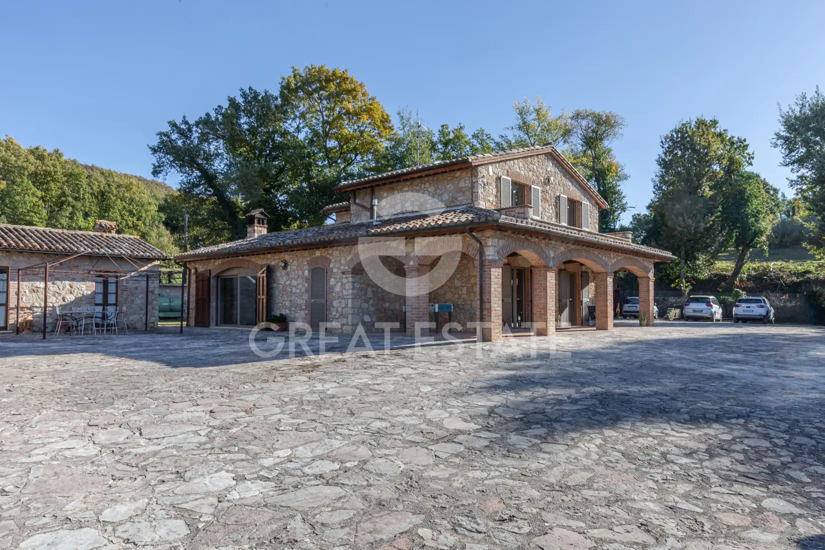 House 377m² in Italy, Perugia. Priced at 780000€ rent photo-10
