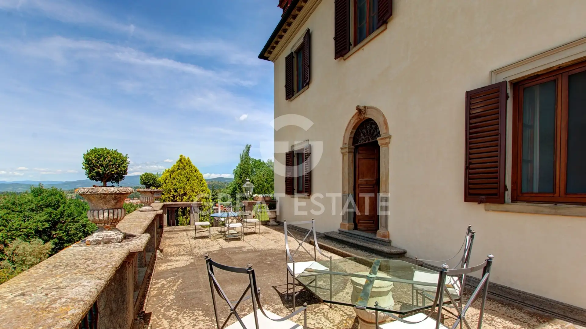Villa 1009m² in Italy, Arezzo. Priced at 1500000€ rent photo-1