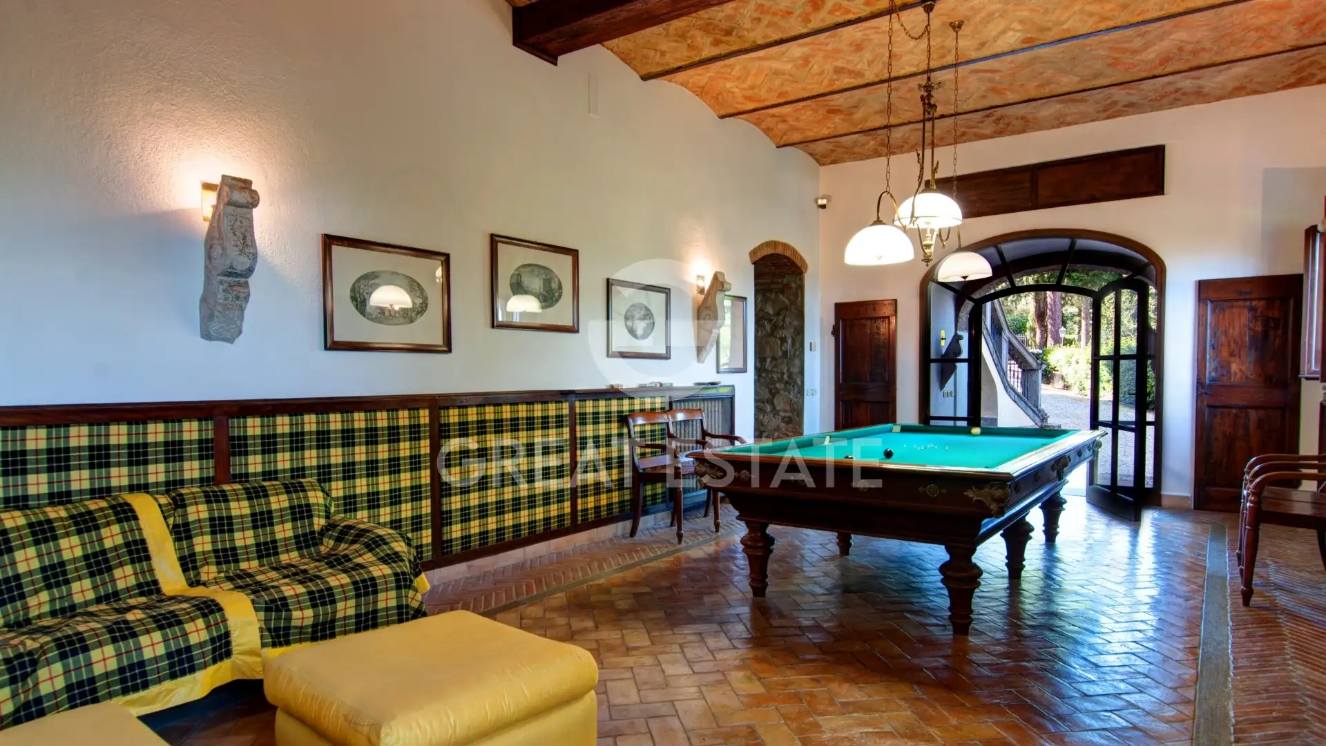 Villa 1009m² in Italy, Arezzo. Priced at 1500000€ rent photo-5
