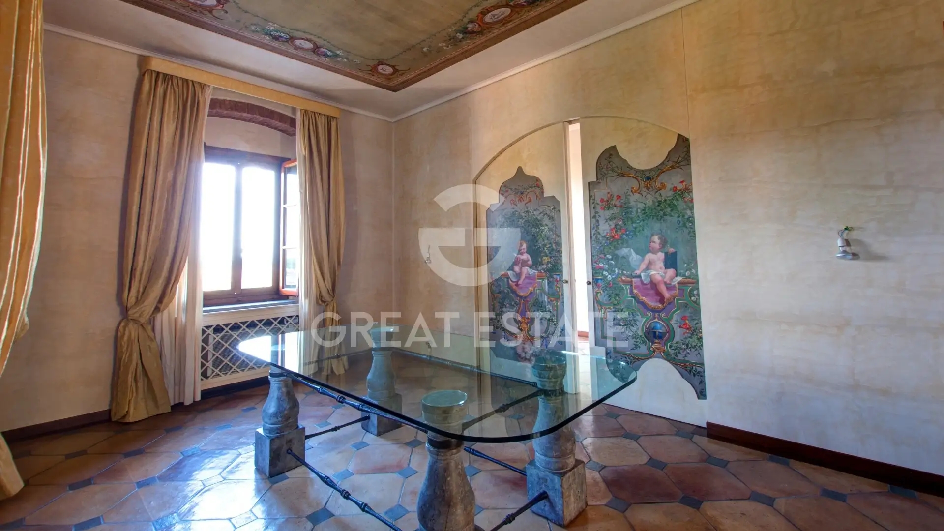 Villa 1009m² in Italy, Arezzo. Priced at 1500000€ rent photo-10