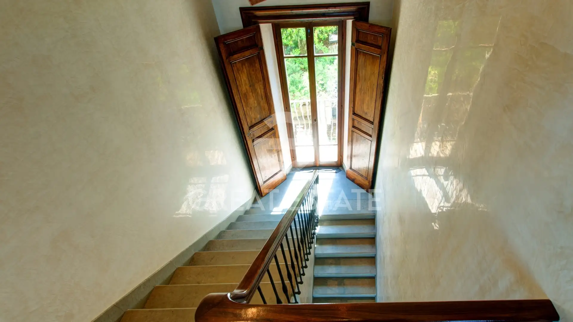 Villa 1009m² in Italy, Arezzo. Priced at 1500000€ rent photo-14