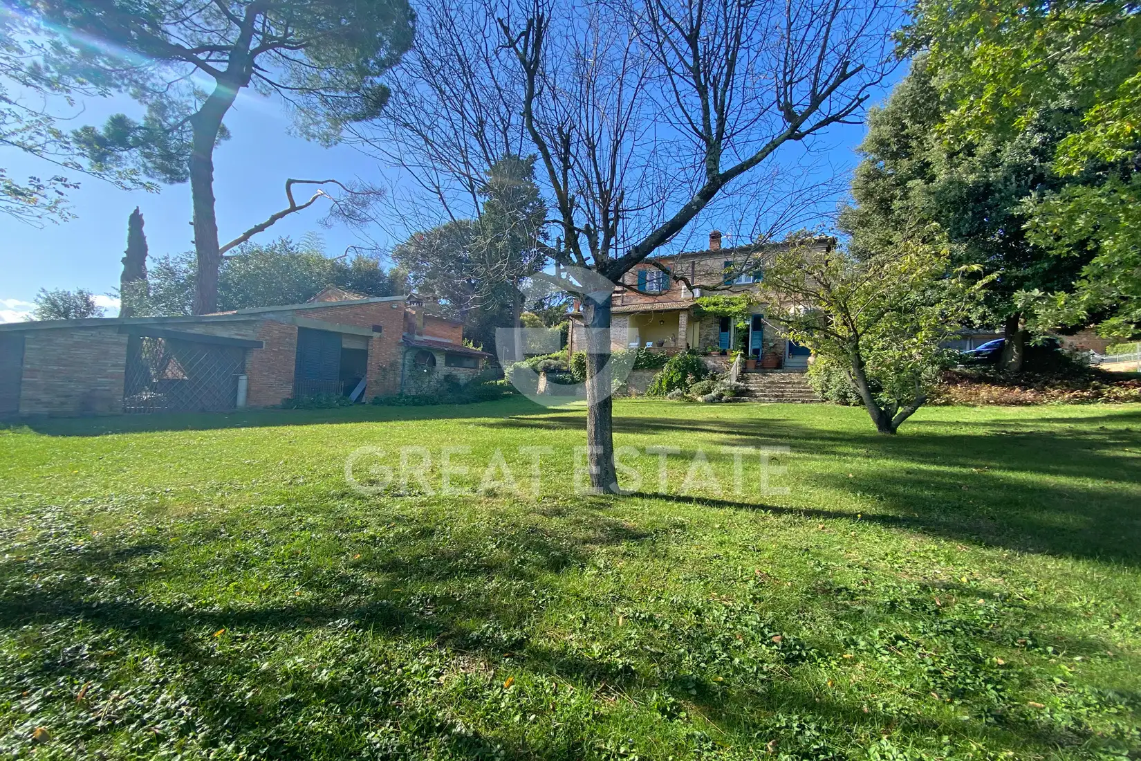 House 468m² in Italy, Arezzo. Priced at 870000€ rent photo-5