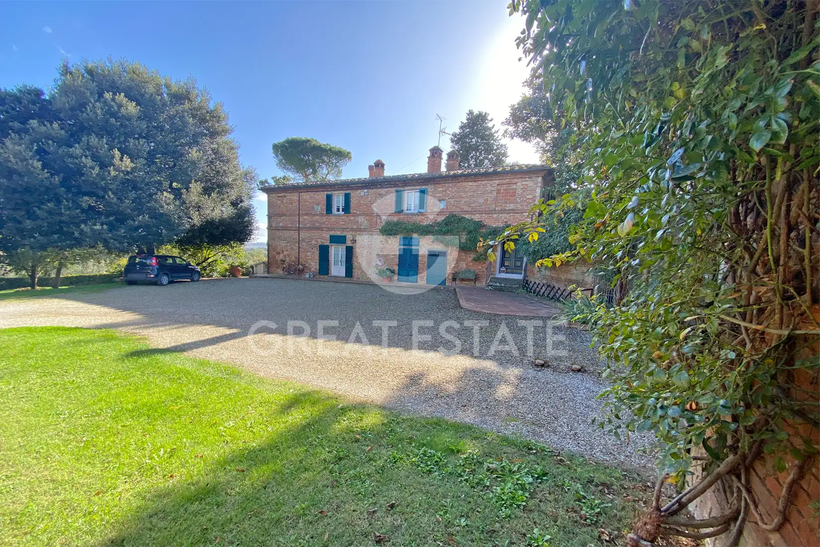 House 468m² in Italy, Arezzo. Priced at 870000€ rent photo-13