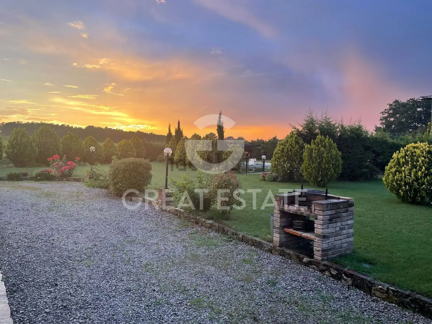 House 277m² in Italy, Arezzo. Priced at 600000€ rent photo-11
