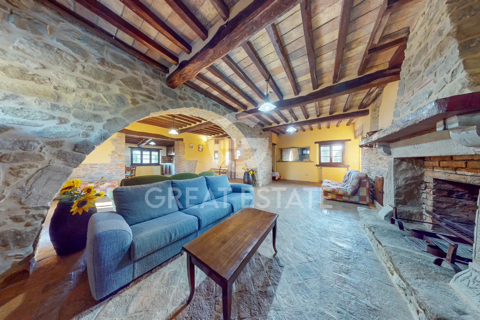 House 277m² in Italy, Arezzo. Priced at 600000€ rent photo-13