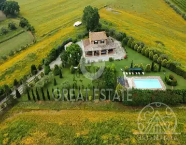 Buy in Italy for 600000€