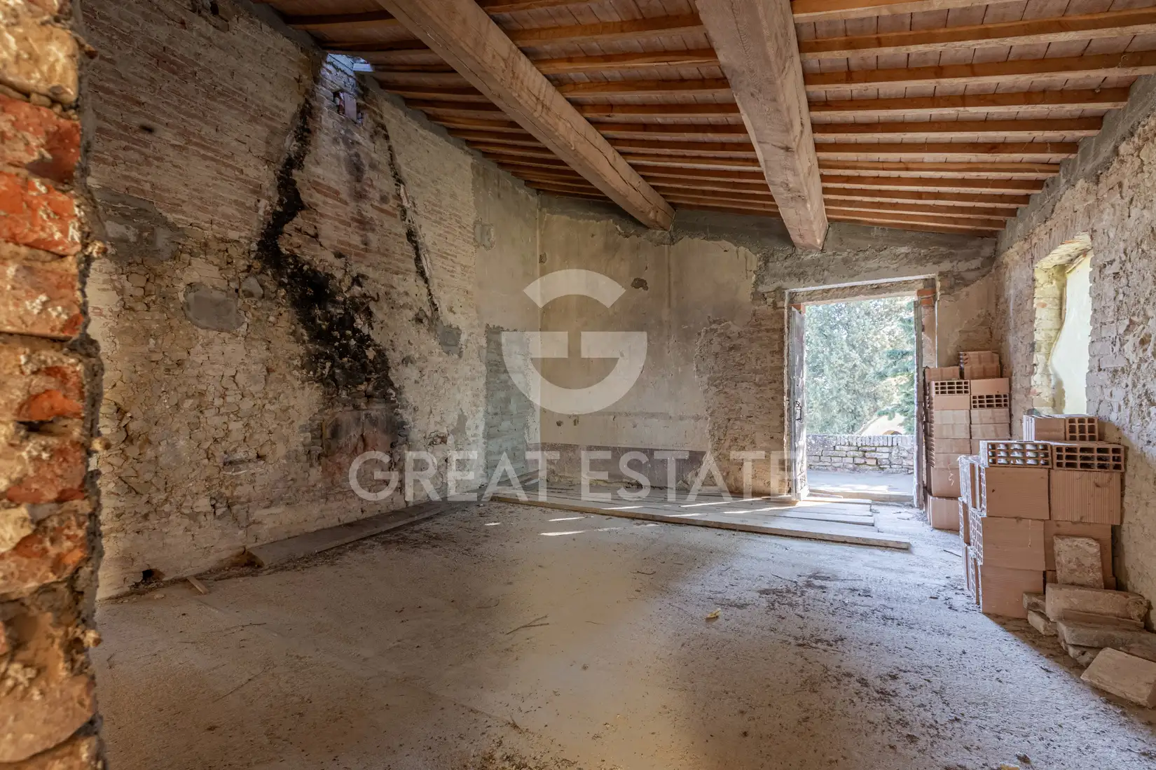 House 294m² in Italy, Siena. Priced at 620000€ rent photo-15