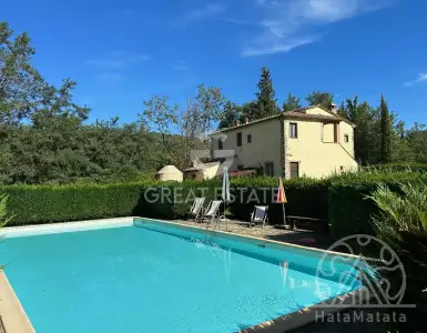 Buy in Italy for 700000€