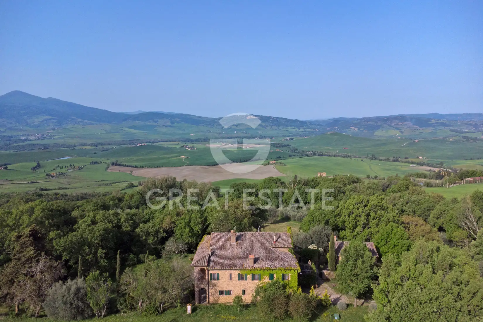 House 852m² in Italy, Siena. Priced at 3200000€ rent photo-4