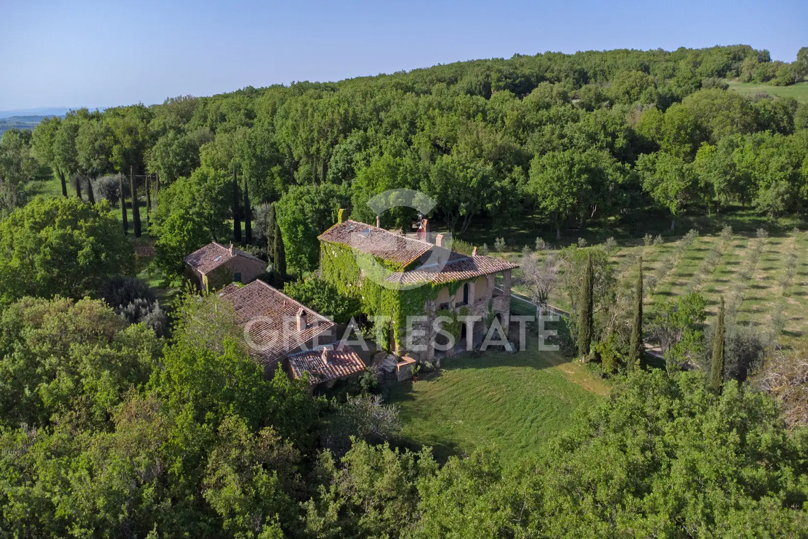 House 852m² in Italy, Siena. Priced at 3200000€ rent photo-5