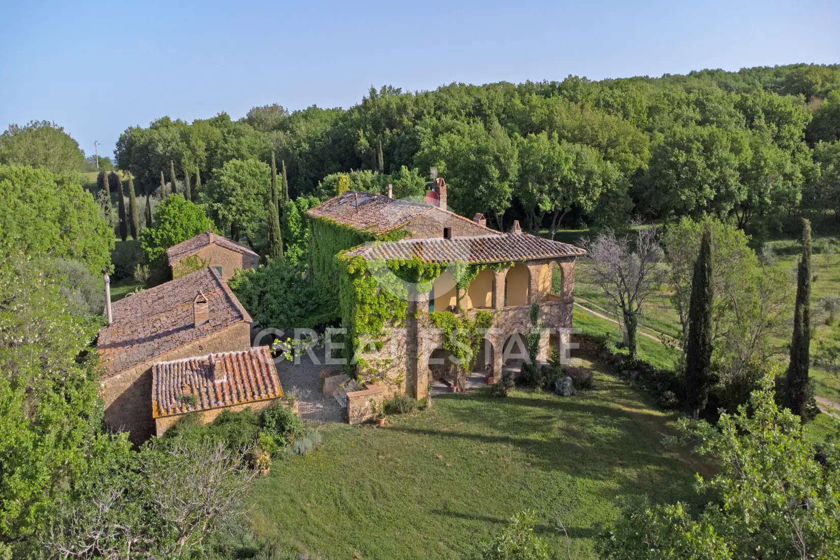 House 852m² in Italy, Siena. Priced at 3200000€ rent photo-6