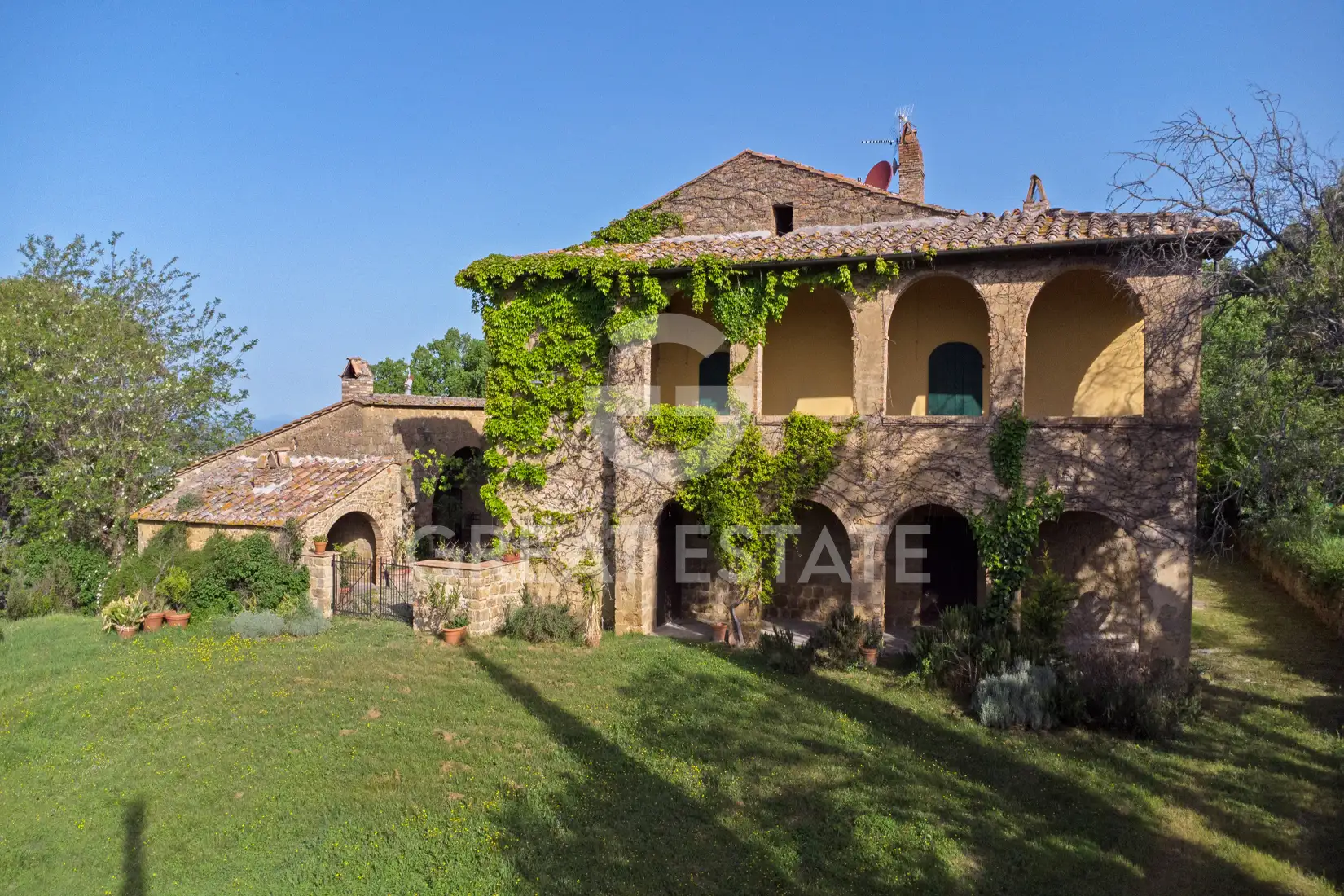 House 852m² in Italy, Siena. Priced at 3200000€ rent photo-7