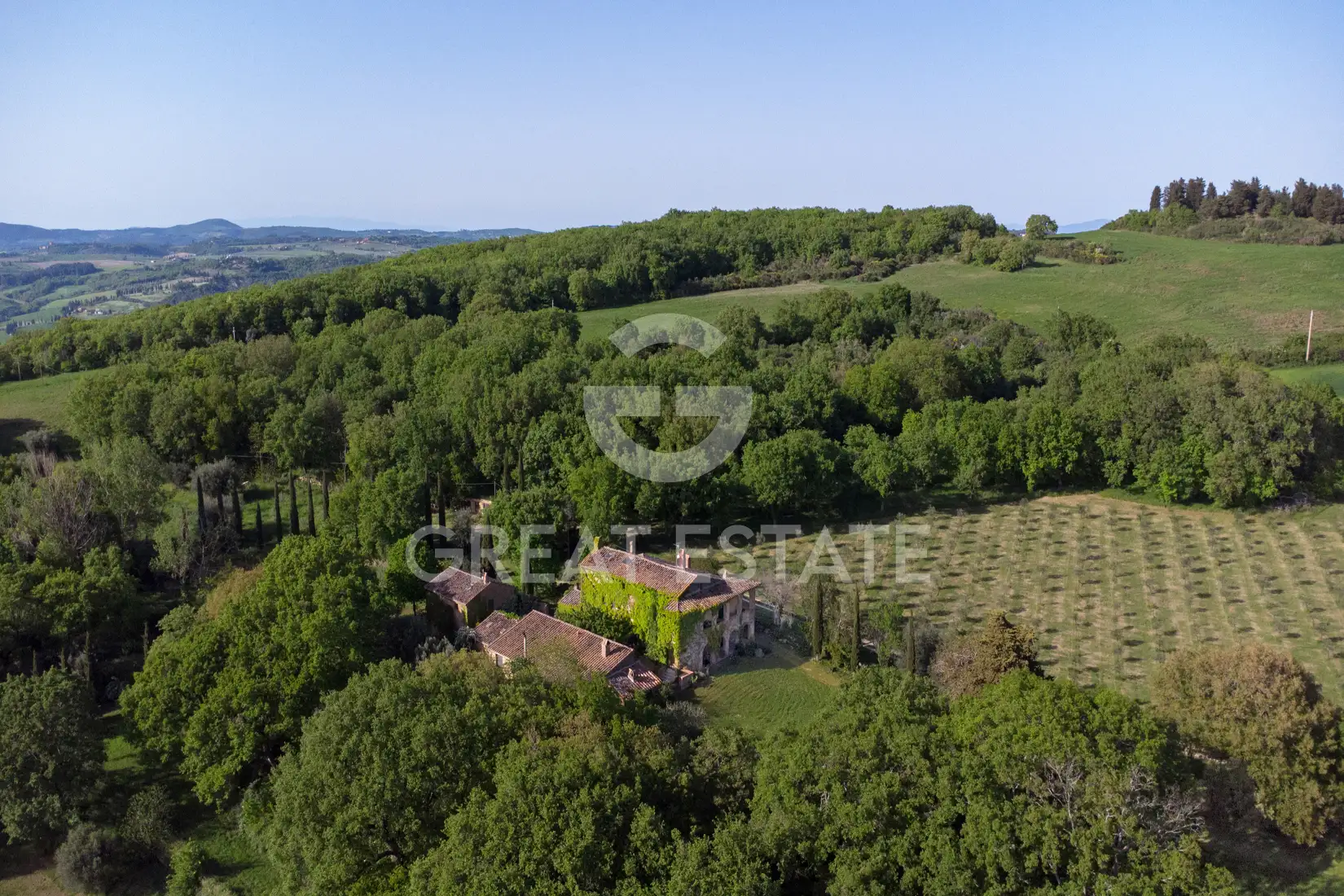 House 852m² in Italy, Siena. Priced at 3200000€ rent photo-10