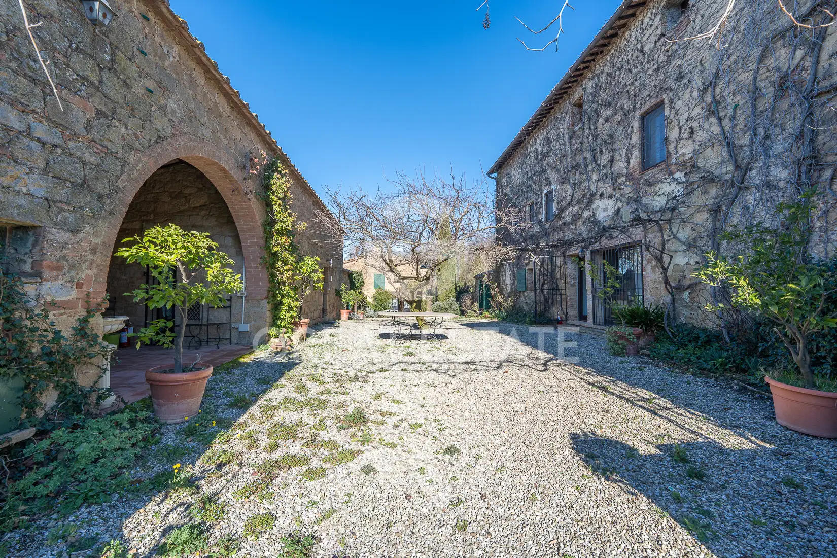House 852m² in Italy, Siena. Priced at 3200000€ rent photo-15