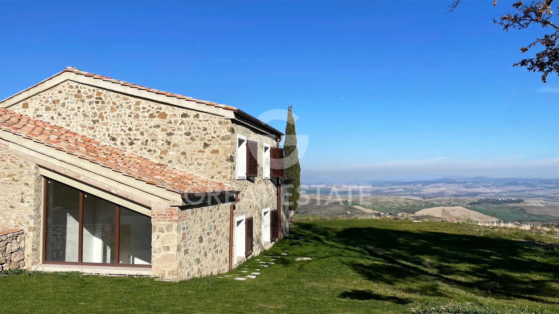 House 310m² in Italy, Siena. Priced at 1680000€ rent photo-2