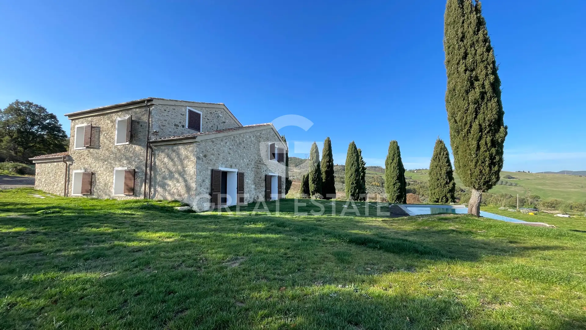 House 310m² in Italy, Siena. Priced at 1680000€ rent photo-3