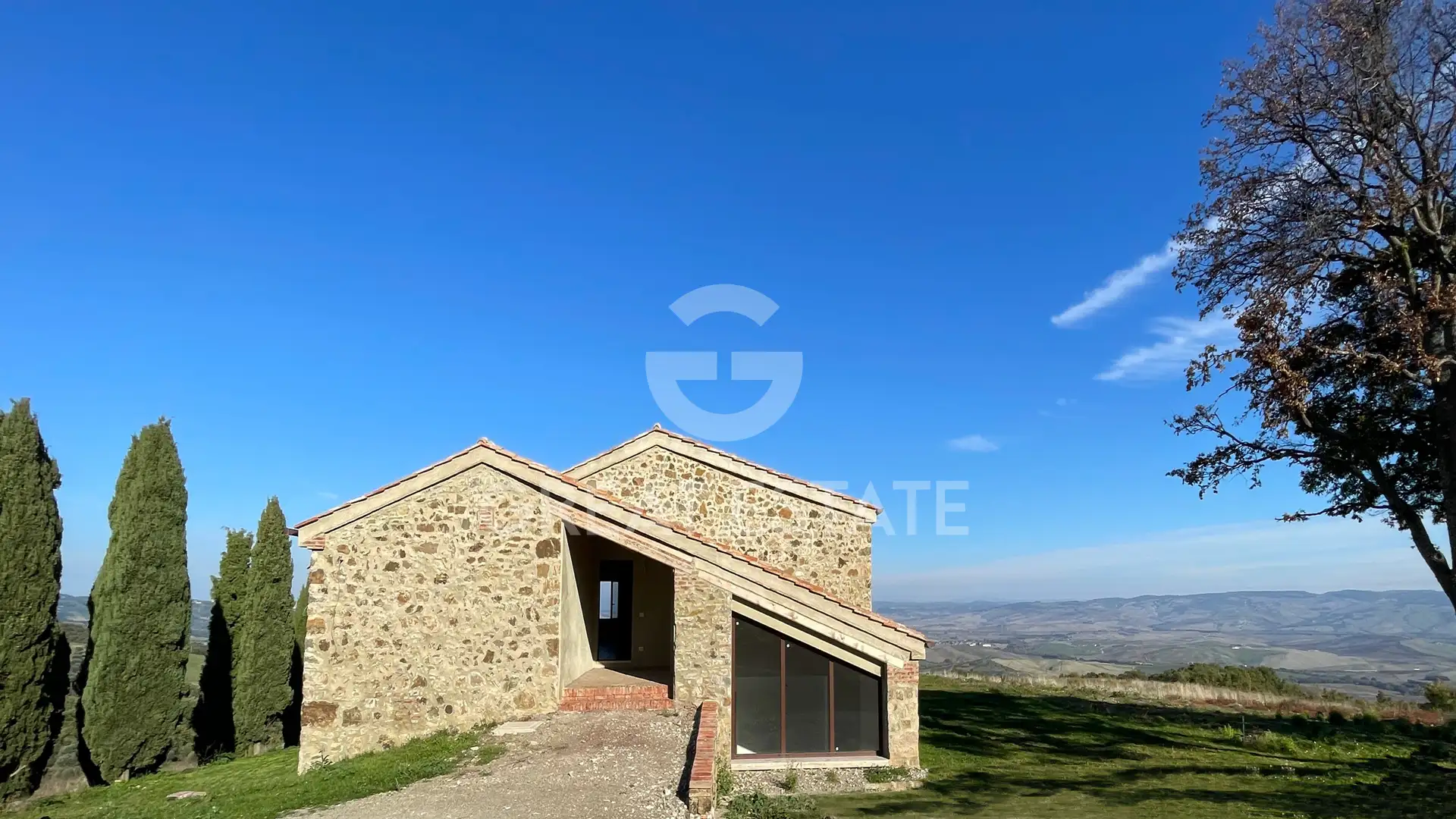 House 310m² in Italy, Siena. Priced at 1680000€ rent photo-7