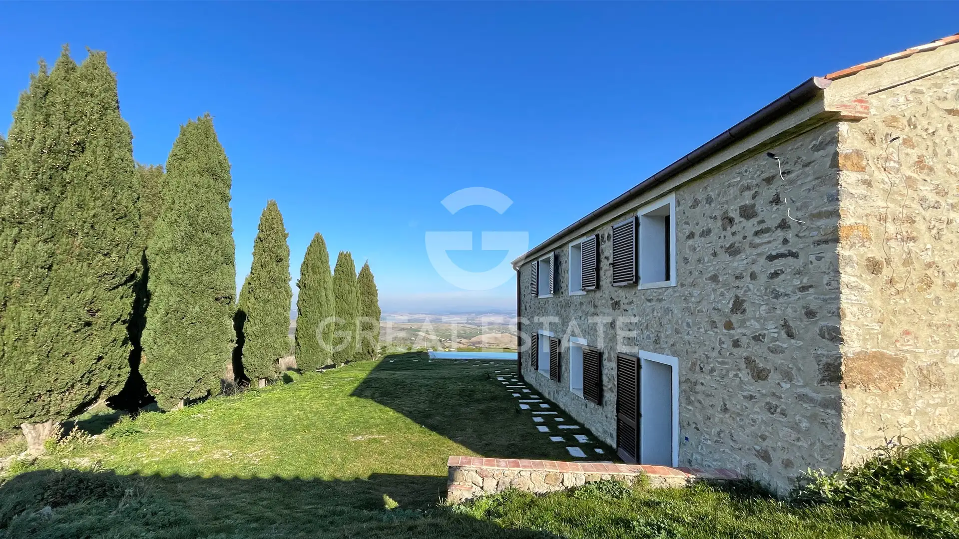House 310m² in Italy, Siena. Priced at 1680000€ rent photo-8