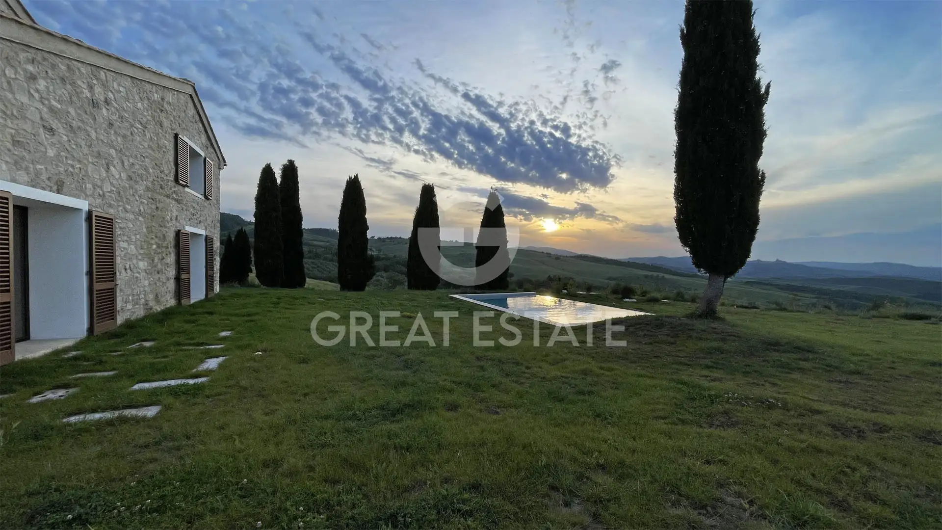 House 310m² in Italy, Siena. Priced at 1550000€ rent photo-10