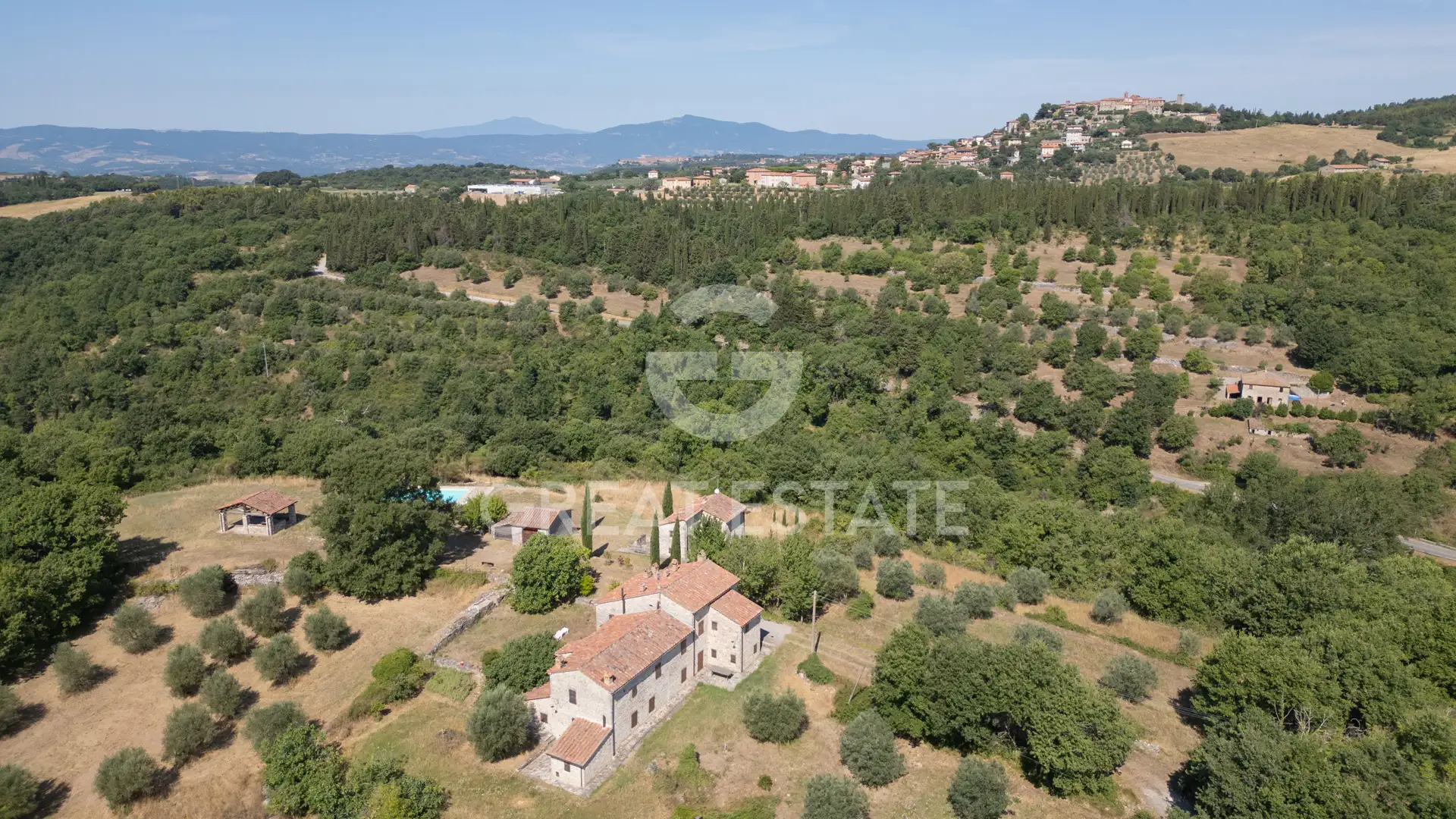 House 641m² in Italy, Terney. Priced at 1350000€ rent photo-1