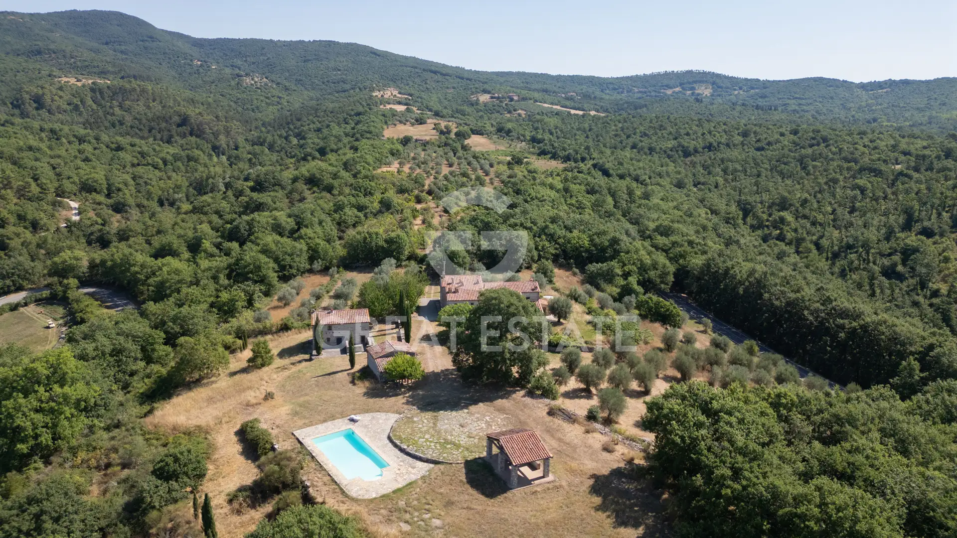 House 641m² in Italy, Terney. Priced at 1350000€ rent photo-2