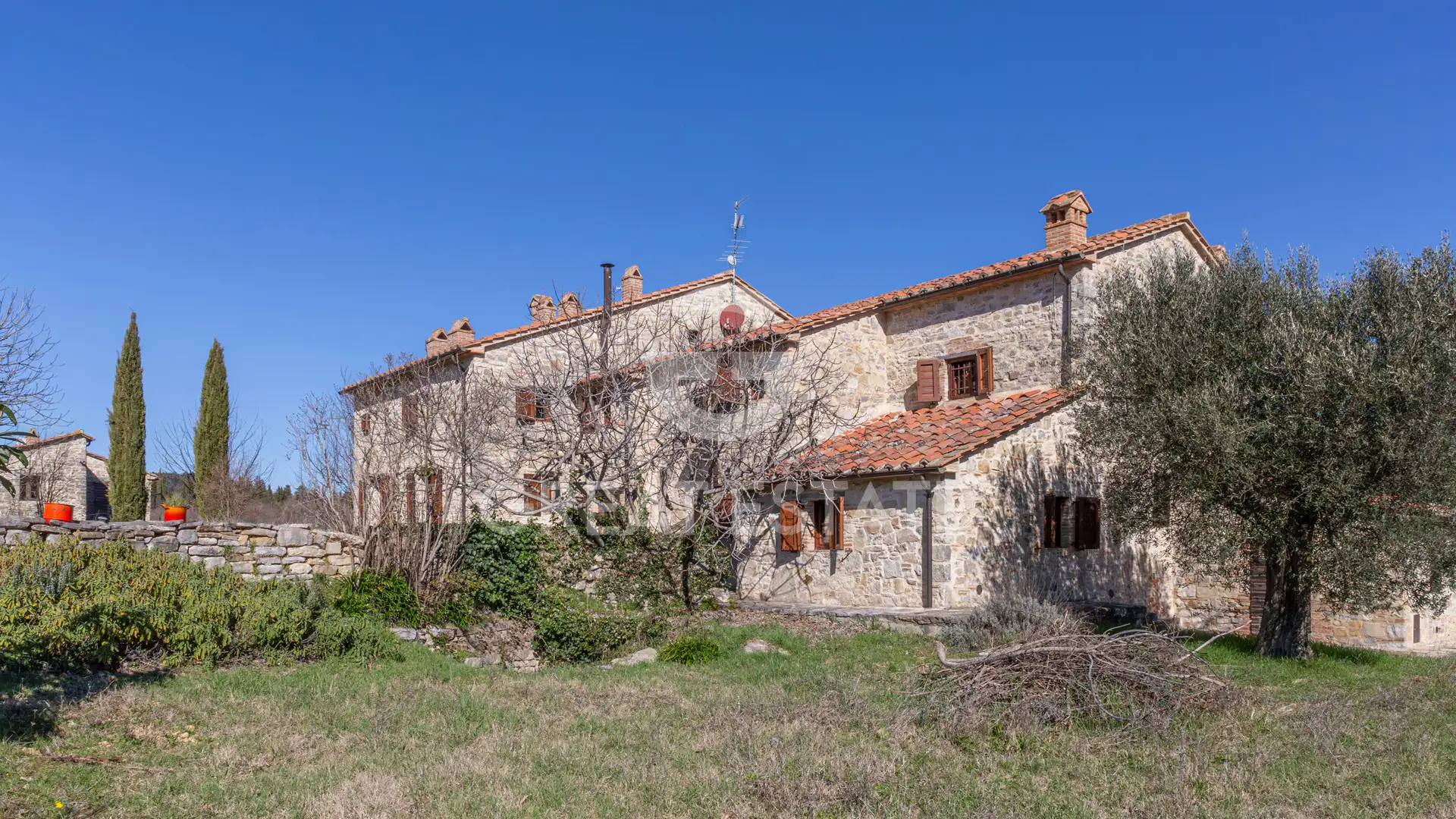 House 641m² in Italy, Terney. Priced at 1350000€ rent photo-7
