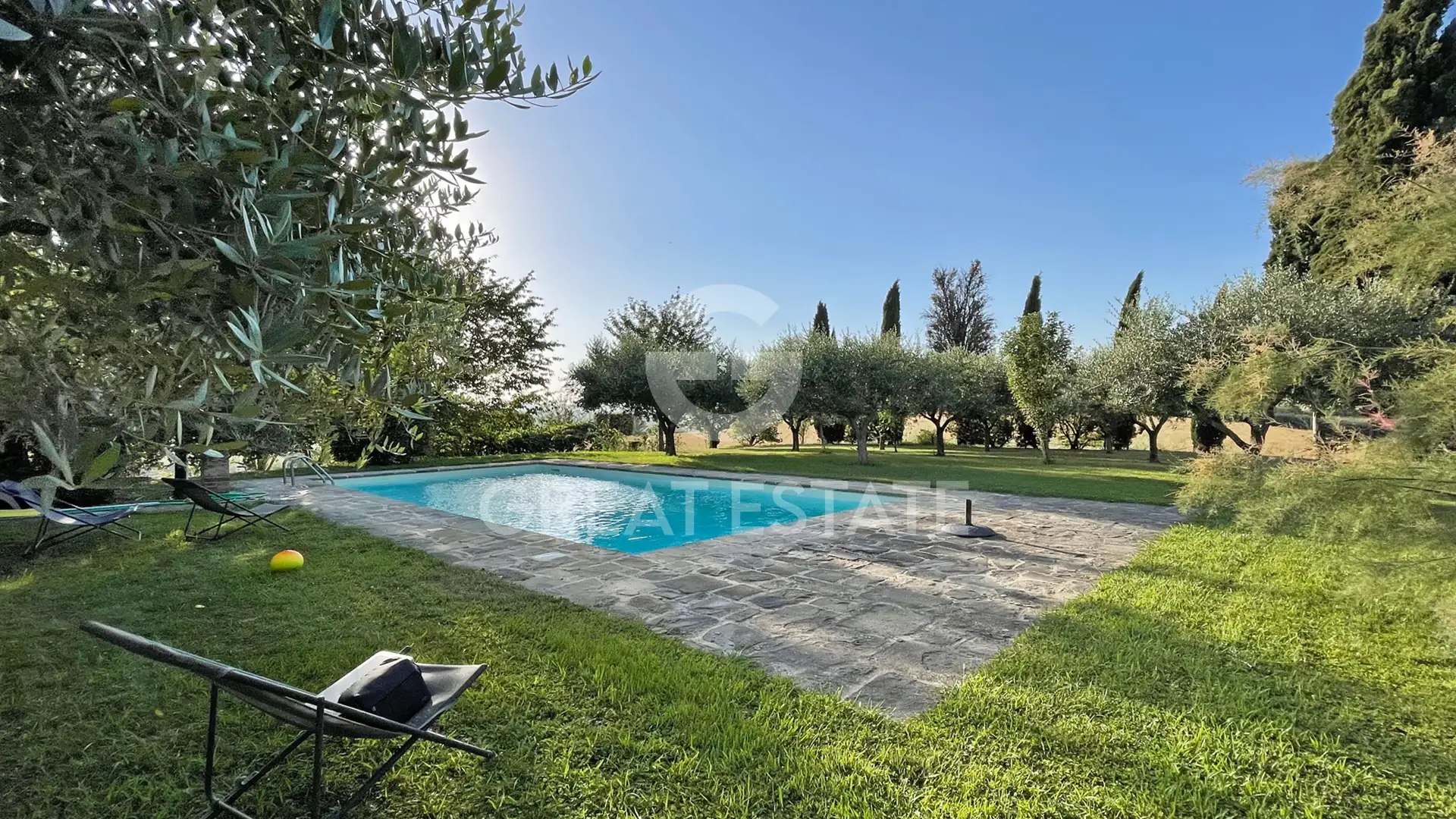 House 501m² in Italy, Arezzo. Priced at 1190000€ rent photo-3