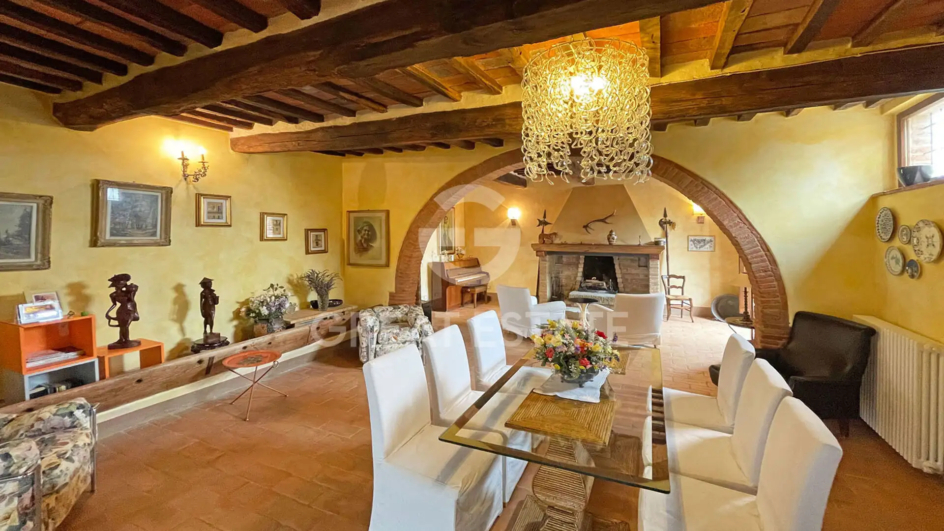 House 501m² in Italy, Arezzo. Priced at 1190000€ rent photo-9