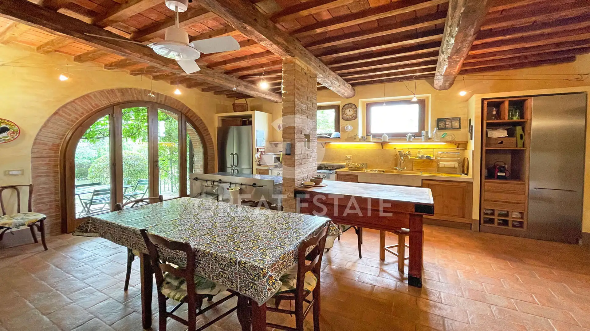 House 501m² in Italy, Arezzo. Priced at 1190000€ rent photo-10