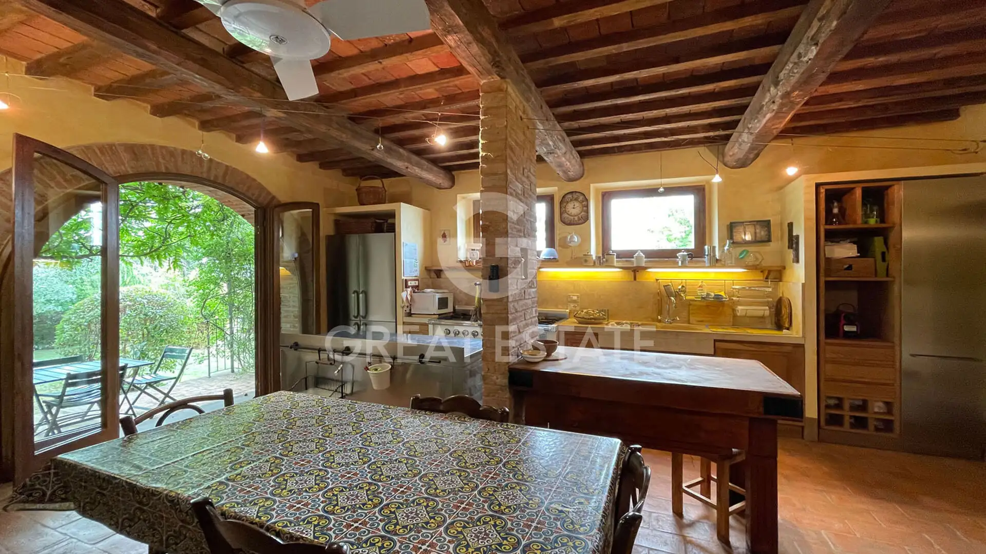 House 501m² in Italy, Arezzo. Priced at 1190000€ rent photo-13